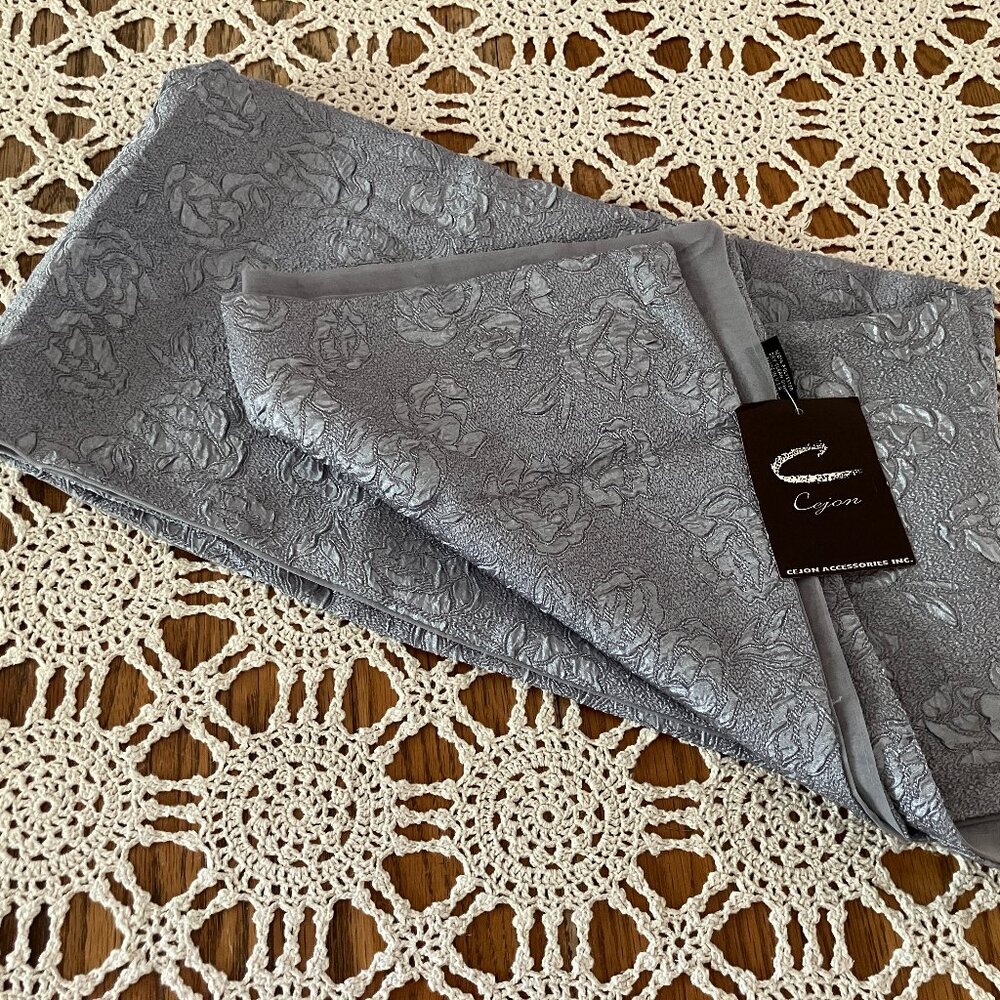 New with Tag Cejon Textured Floral Gray Lined Wrap